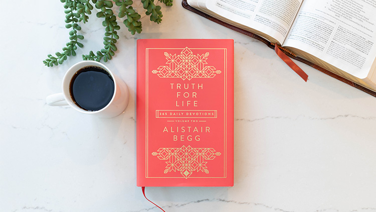 Truth For Life: 365 Daily Devotions, Volume Two