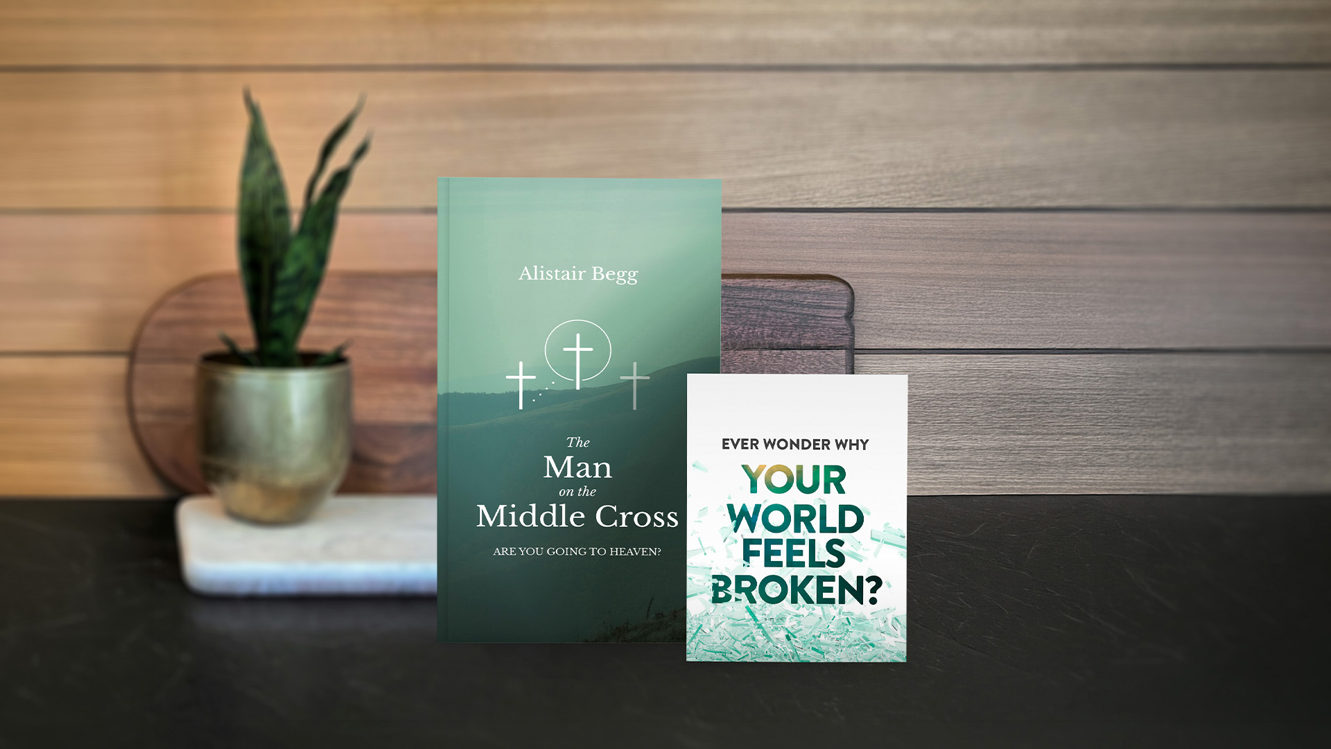 The Man on the Middle Cross and Gospel Tract Bundle
